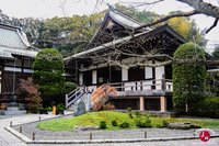 Le bâtiment principal du temple Hokoku-ji Le bâtiment principal du temple Hokoku-ji